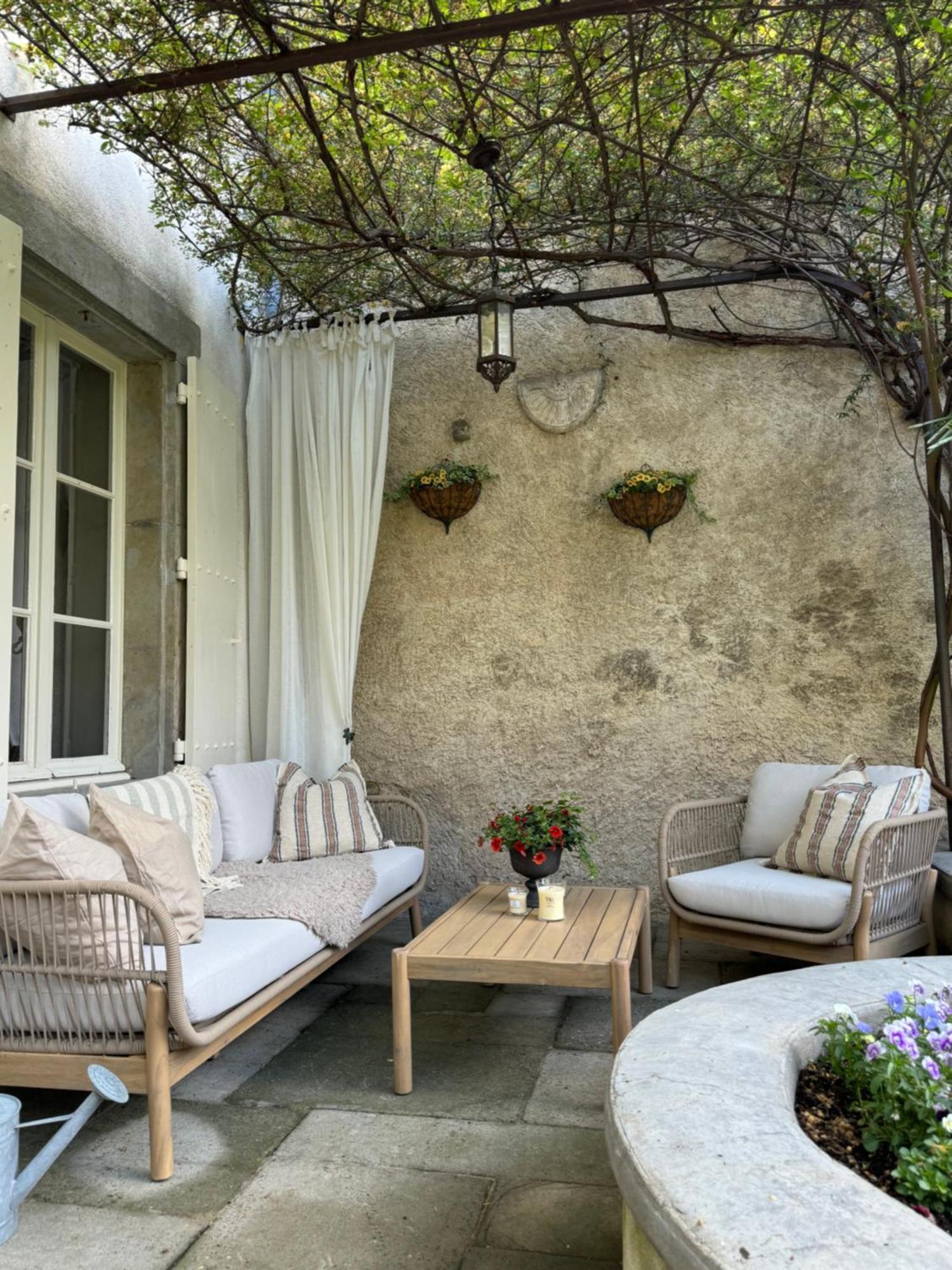 Le Patio Des Senteurs Bed & Breakfast Verzeille Eksteriør bilde