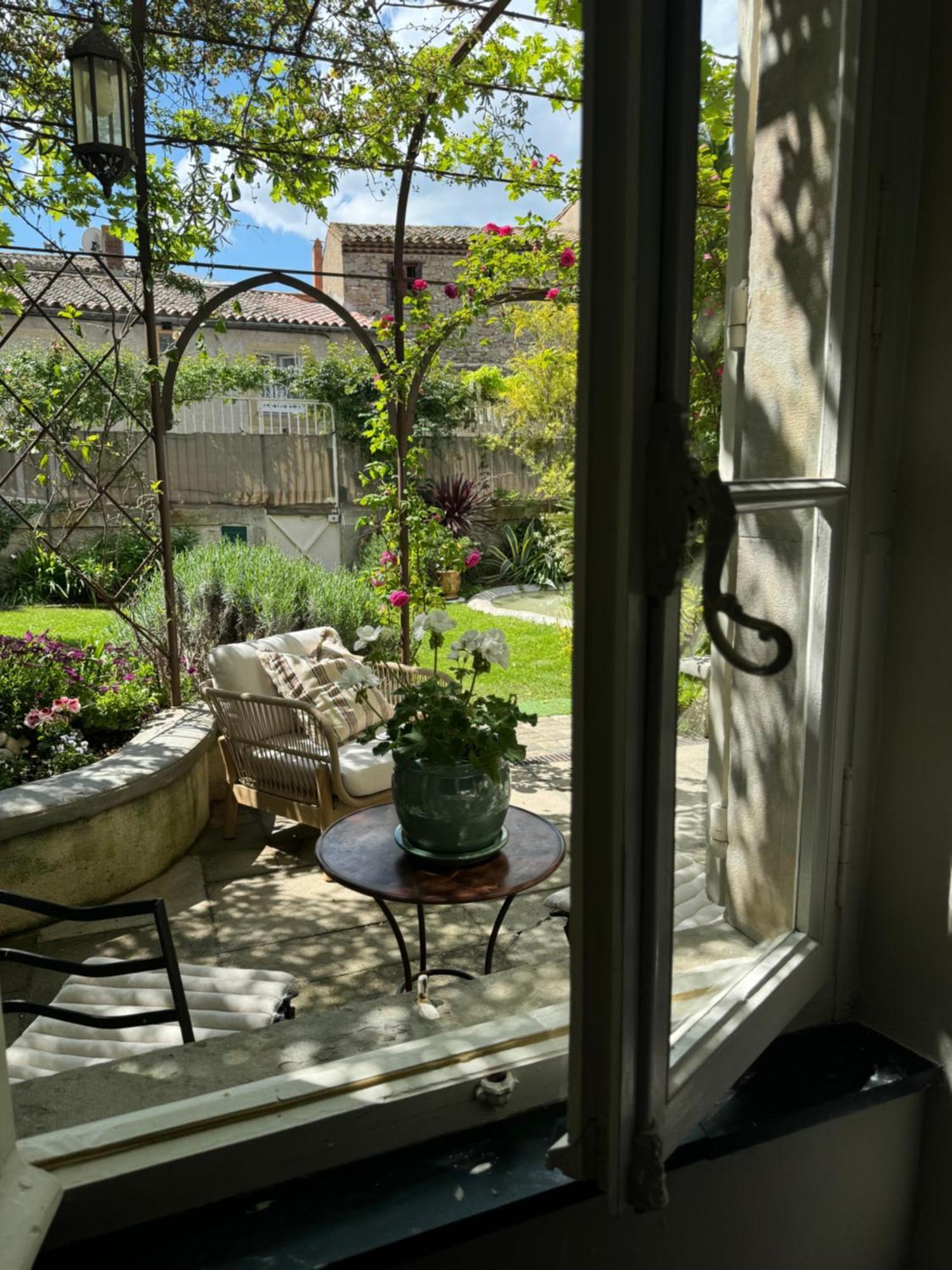 Le Patio Des Senteurs Bed & Breakfast Verzeille Eksteriør bilde