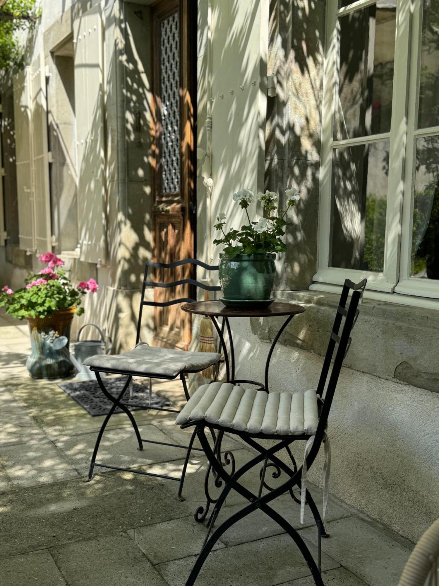 Le Patio Des Senteurs Bed & Breakfast Verzeille Eksteriør bilde