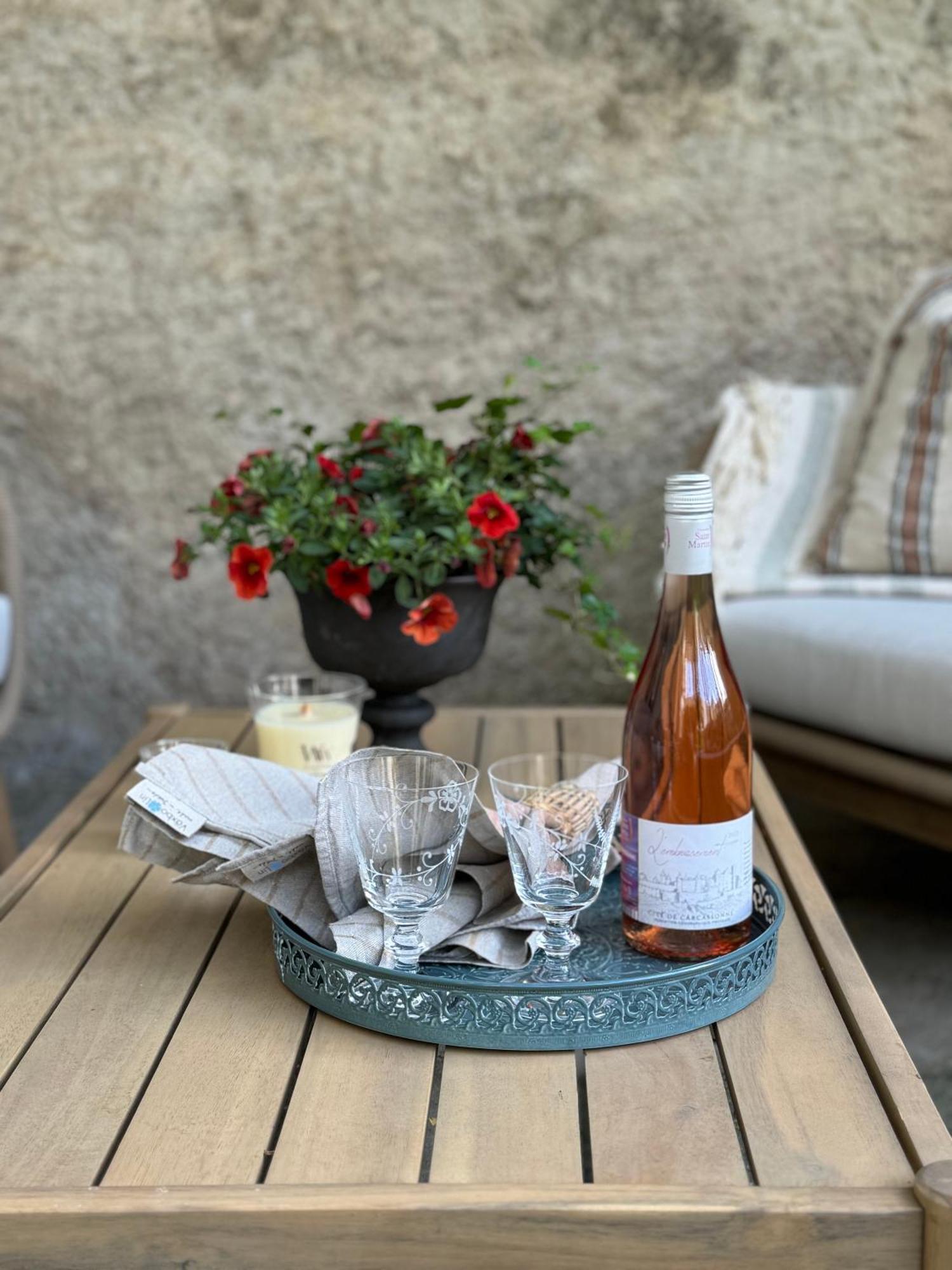 Le Patio Des Senteurs Bed & Breakfast Verzeille Eksteriør bilde