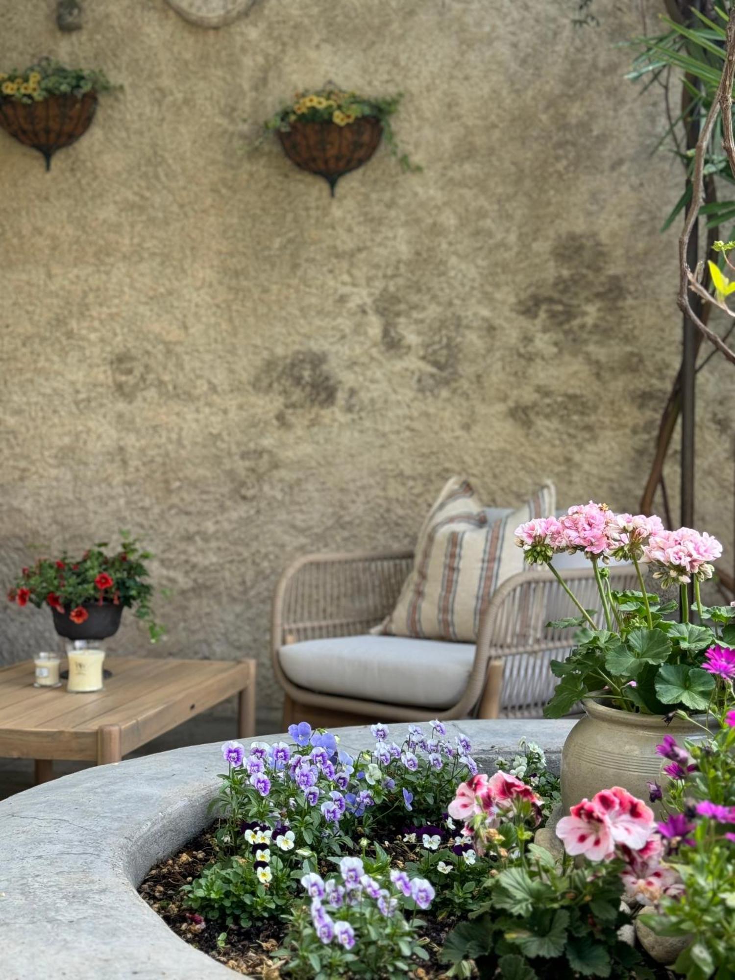 Le Patio Des Senteurs Bed & Breakfast Verzeille Eksteriør bilde